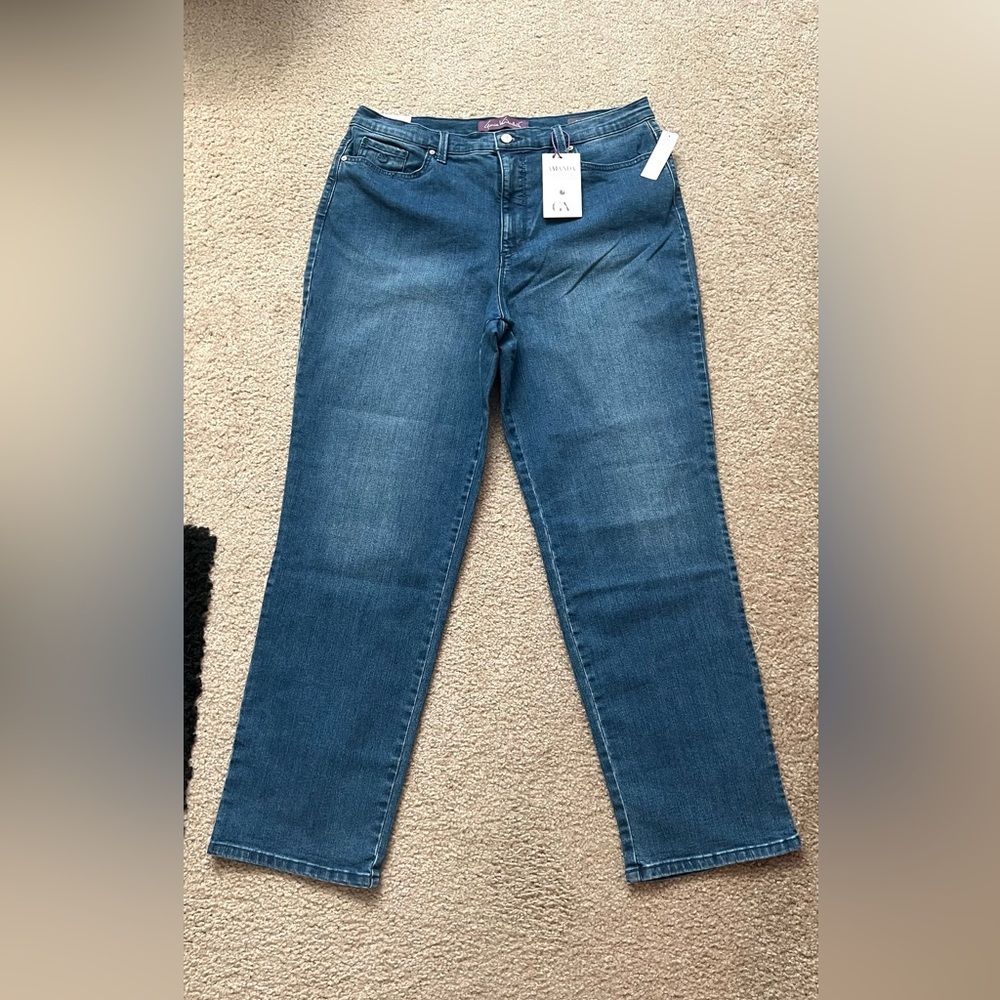New with tag Gloria
Vanderbilt Amanda slimming Jean size 18
average